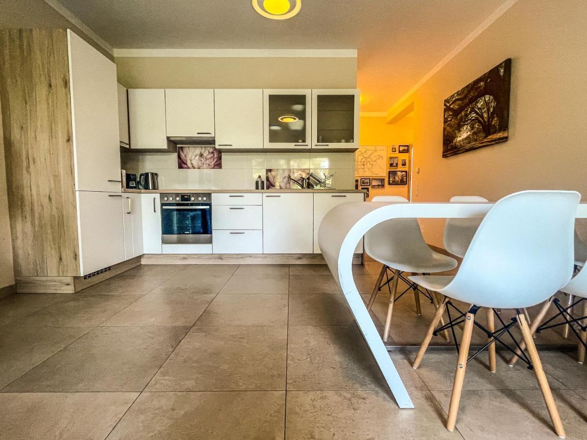 Side Apartament *